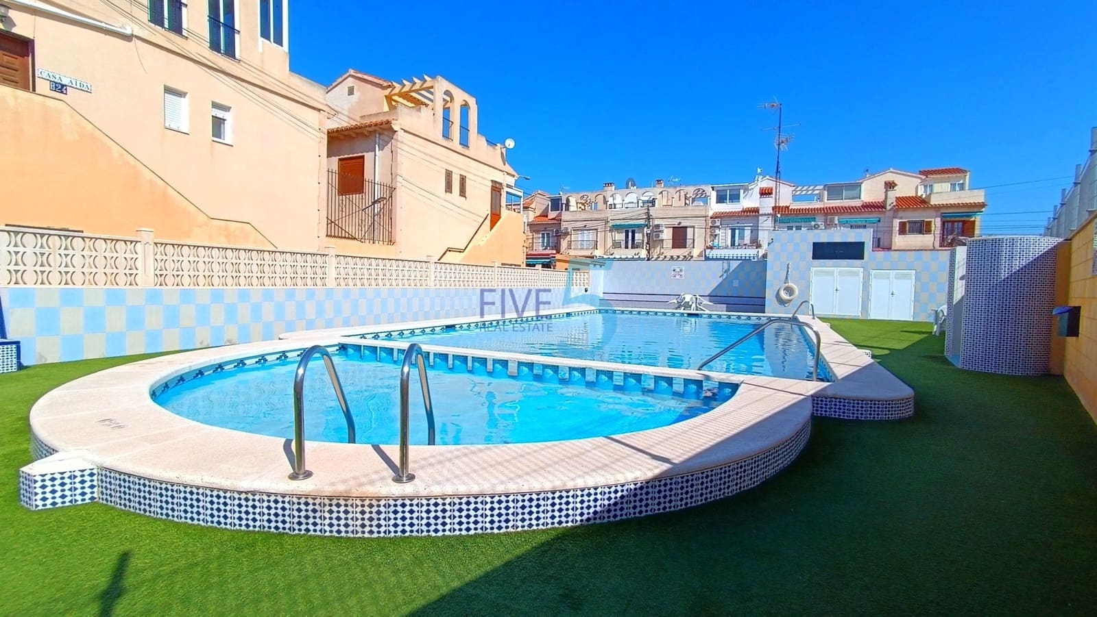 1 makuuhuone Huoneisto myytävänä paikassa Torrevieja mukana uima-altaan - 74 995 € (Ref: 10153187)