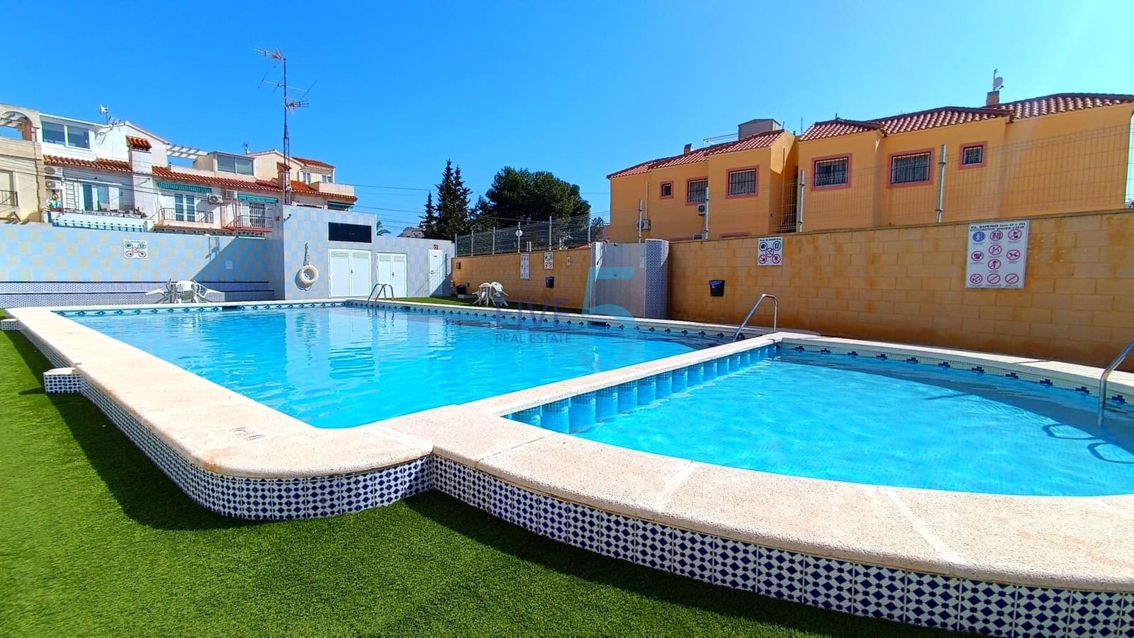1 makuuhuone Huoneisto myytävänä paikassa Torrevieja mukana uima-altaan - 74 995 € (Ref: 10153187)