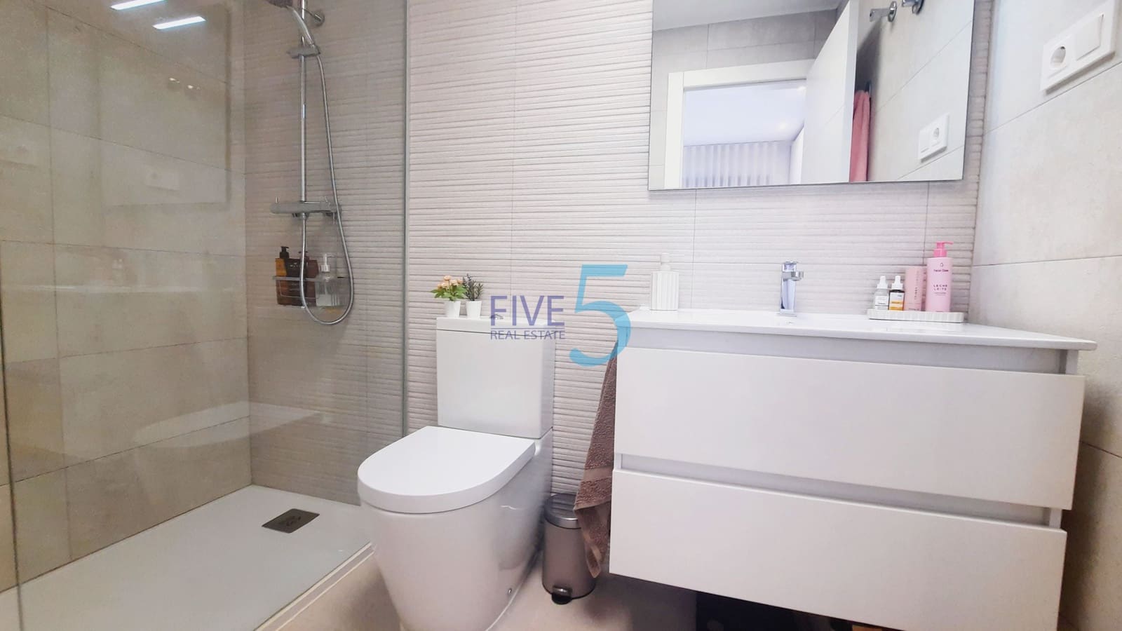 2 soverom Leilighet til salgs i Pilar de la Horadada med svømmebasseng garasje - € 245 000 (Ref: 10154493)