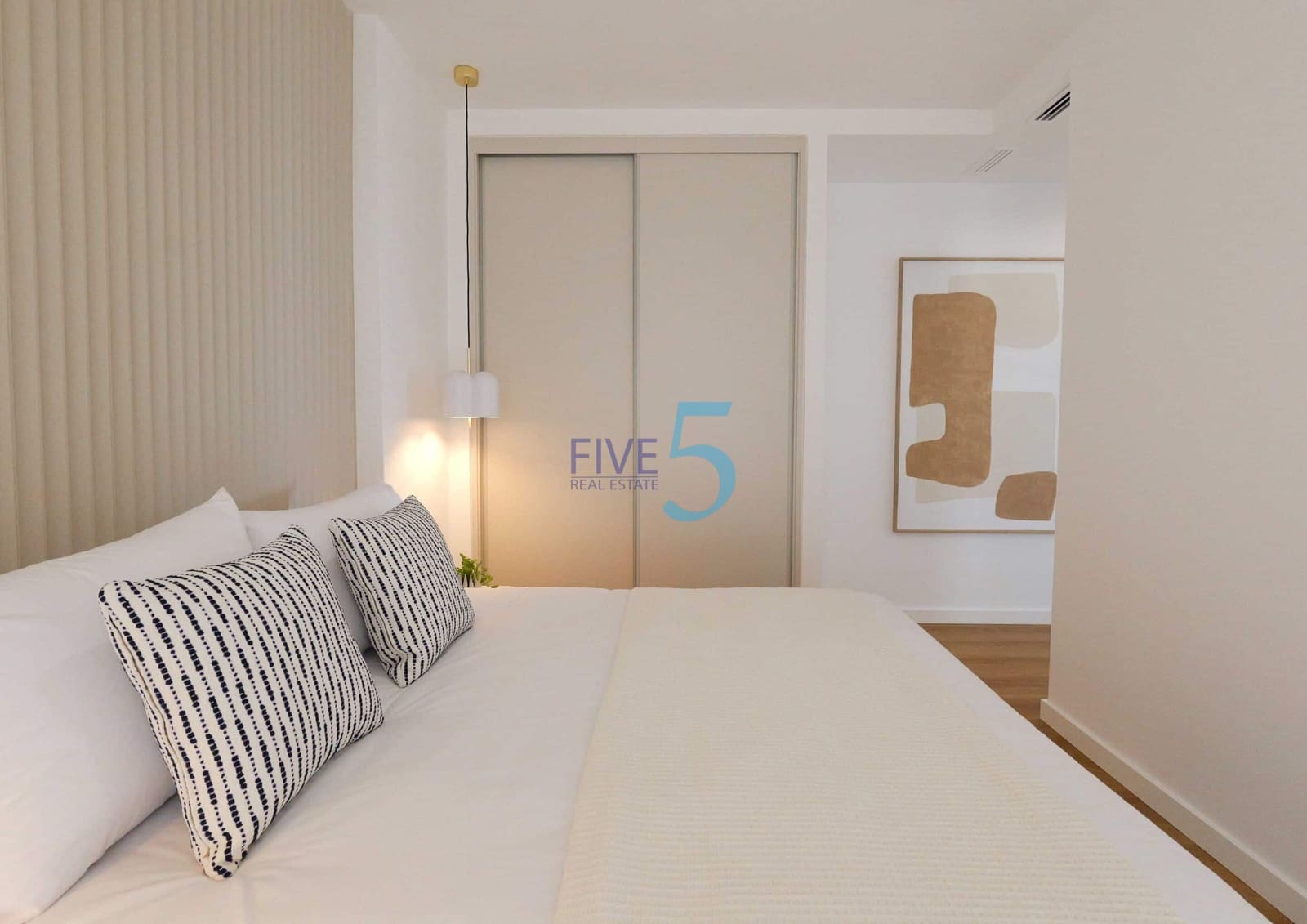 Apartamento de 2 habitaciones en La Manga del Mar Menor en venta con piscina garaje - 449.000 € (Ref: 10155582)
