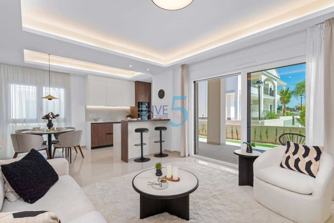2 soveværelse Lejlighed til salg i Alicante by med swimmingpool garage - € 326.000 (Ref: 10155588)