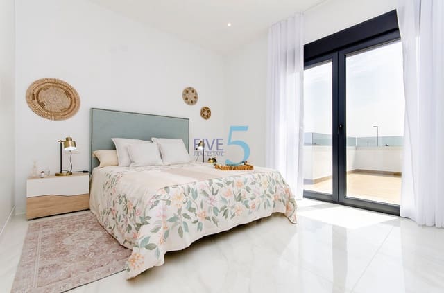 3 soveværelse Semi-Rækkehus til salg i Alicante by med swimmingpool - € 395.000 (Ref: 10155597)