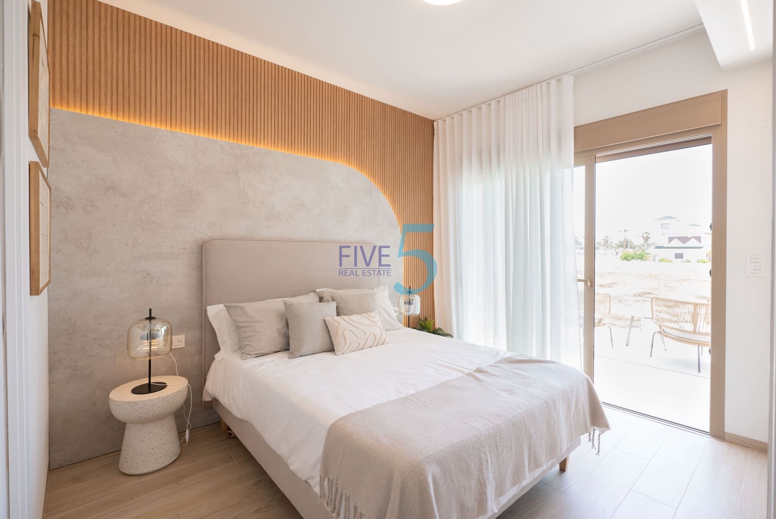 3 sypialnia Apartament na sprzedaż w Los Alcazares z basenem garażem - 469 000 € (Ref: 10155640)