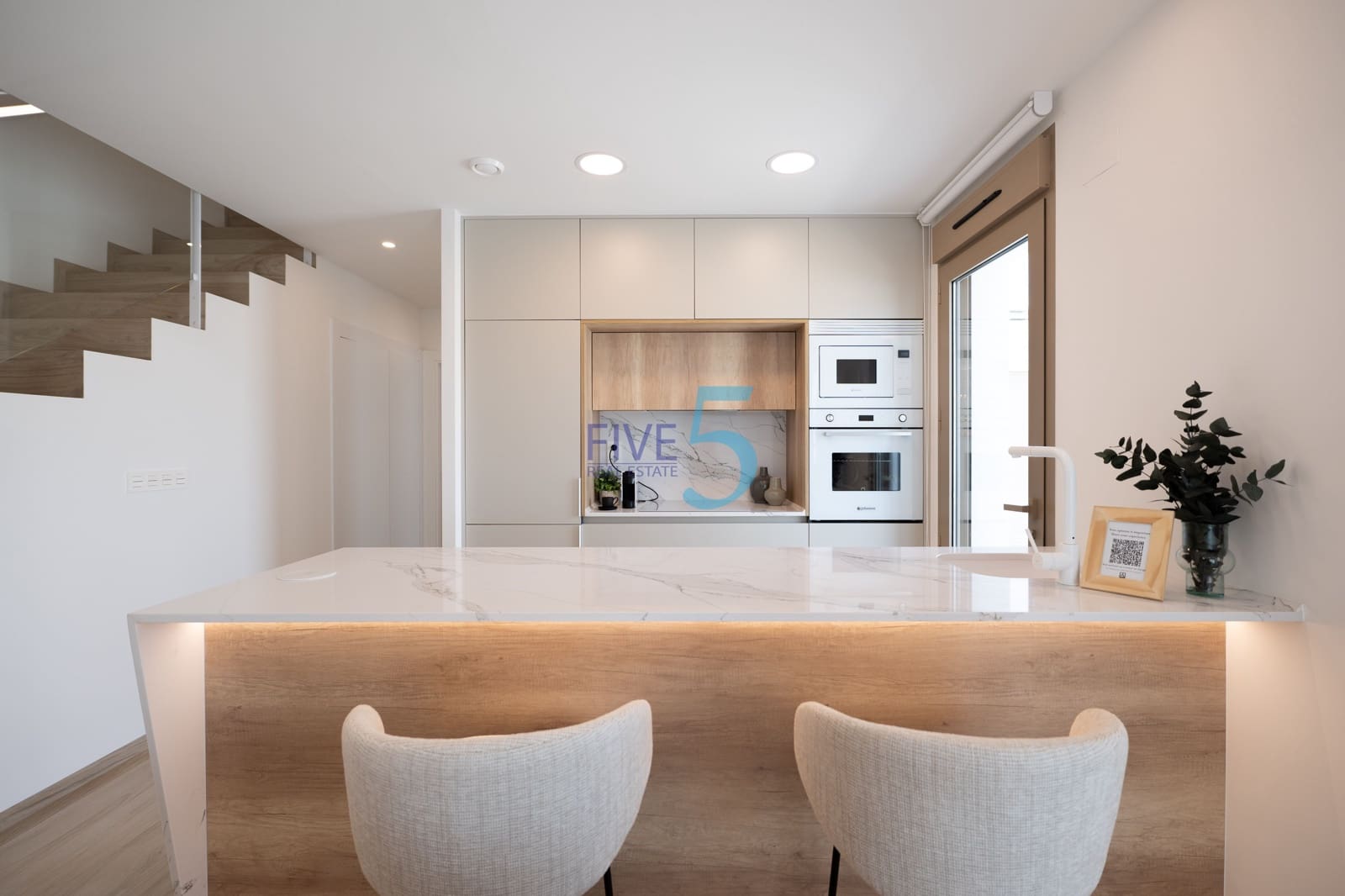 3 sypialnia Apartament na sprzedaż w Los Alcazares z basenem garażem - 469 000 € (Ref: 10155640)