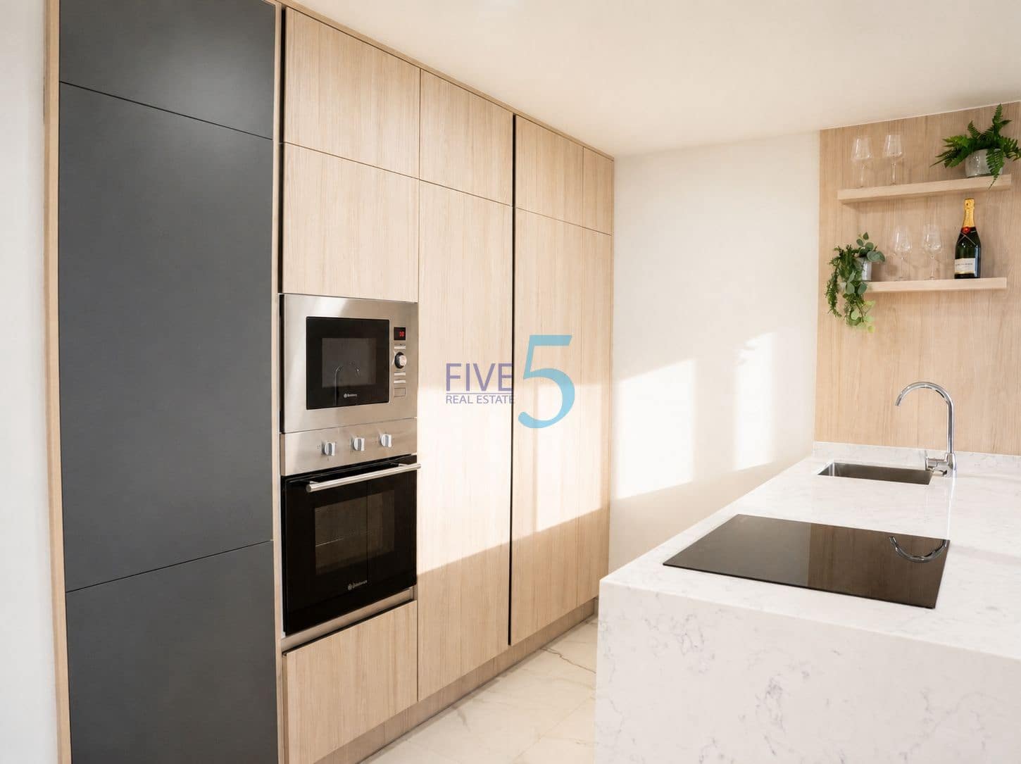 2 soveværelse Lejlighed til salg i Alicante by med swimmingpool - € 314.000 (Ref: 10155679)