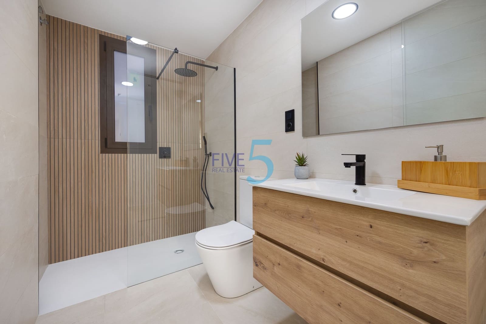 Apartamento de 2 habitaciones en Los Alcázares en venta con piscina garaje - 320.000 € (Ref: 10155697)
