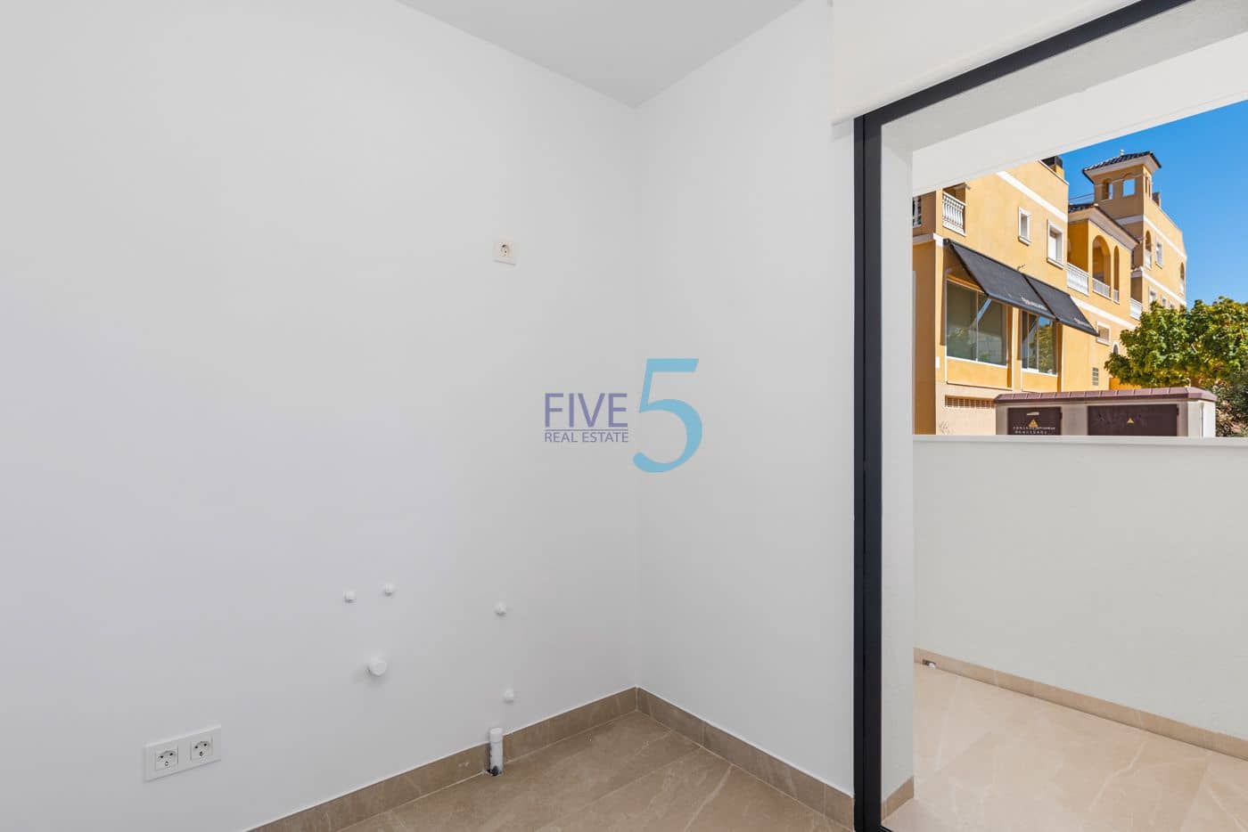 3 sypialnia Apartament na sprzedaż w Benijofar z basenem garażem - 328 000 € (Ref: 10155699)