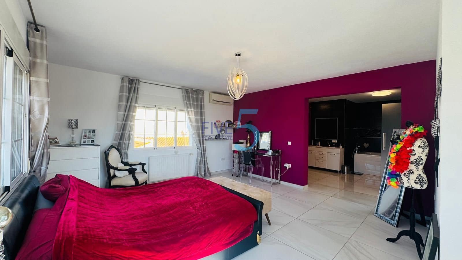 4 camera da letto Villa in vendita in Villamartin con piscina garage - 530.000 € (Rif: 10155927)