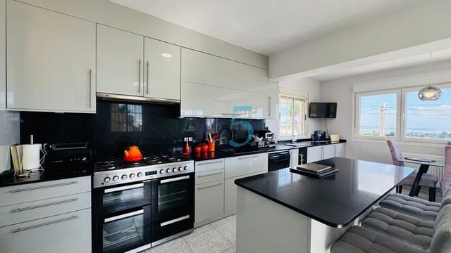 4 camera da letto Villa in vendita in Villamartin, Orihuela con piscina garage - 530.000 € (Rif: 10155927)
