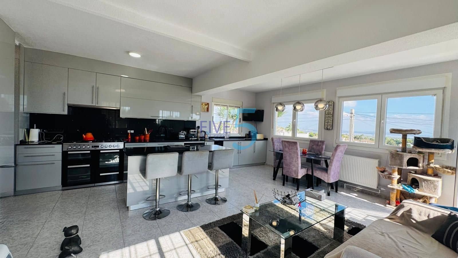 4 camera da letto Villa in vendita in Villamartin con piscina garage - 530.000 € (Rif: 10155927)
