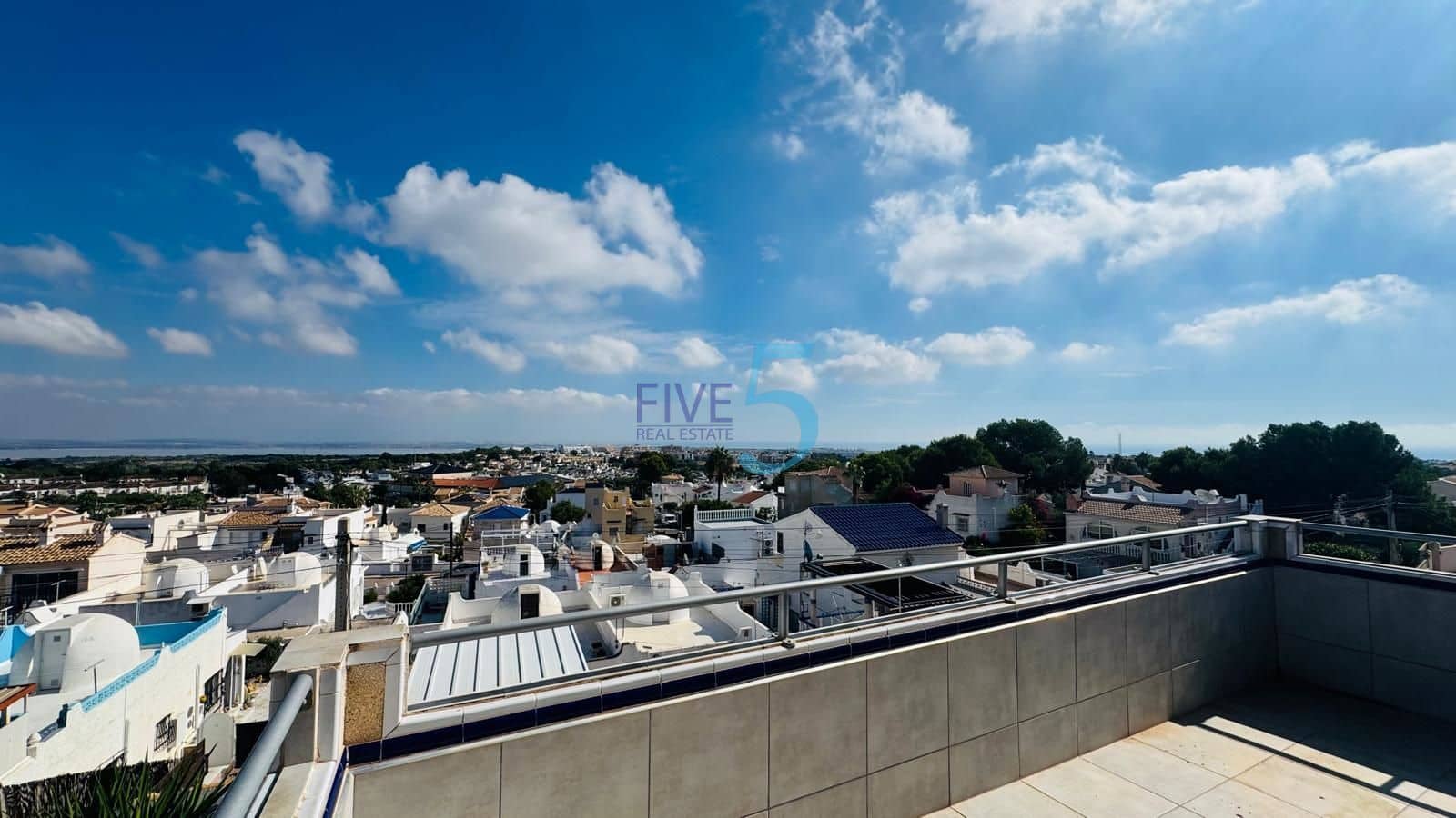 4 camera da letto Villa in vendita in Villamartin con piscina garage - 530.000 € (Rif: 10155927)