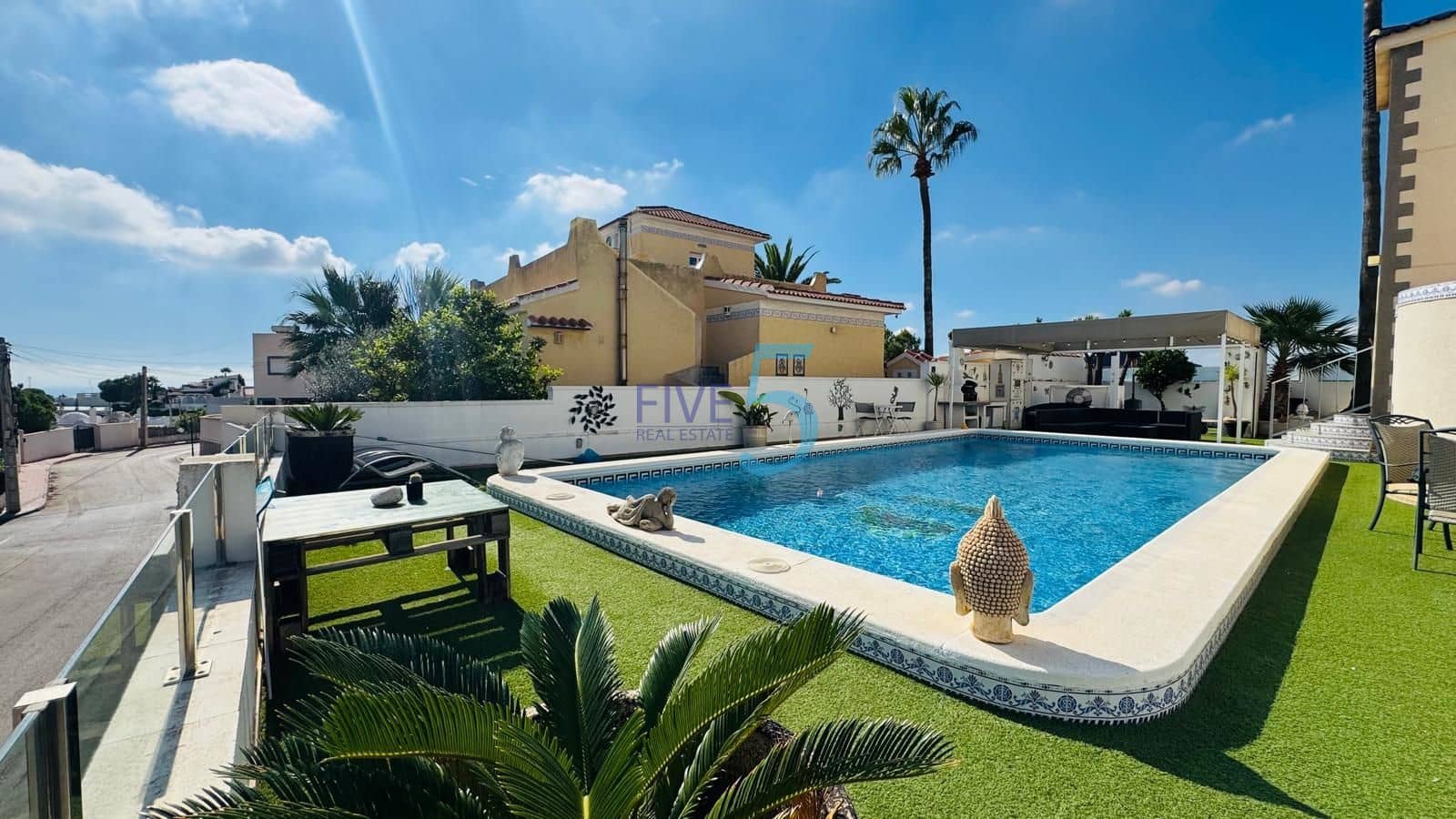 4 camera da letto Villa in vendita in Villamartin con piscina garage - 530.000 € (Rif: 10155927)