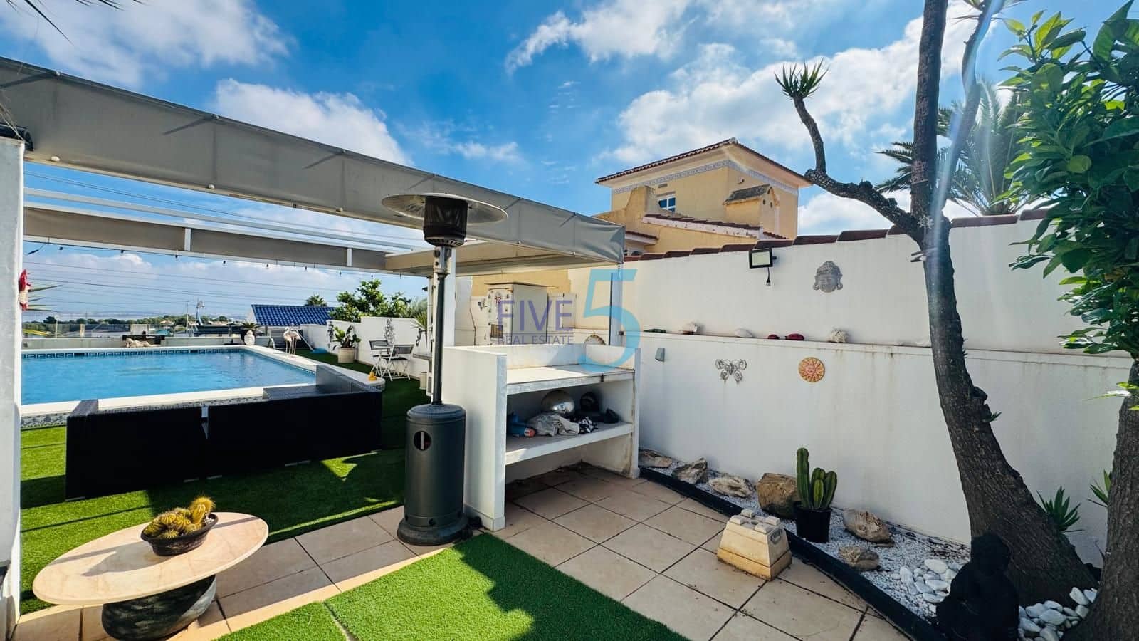 4 camera da letto Villa in vendita in Villamartin con piscina garage - 530.000 € (Rif: 10155927)