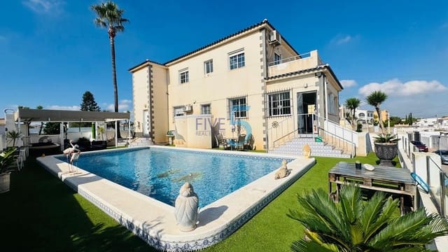 4 camera da letto Villa in vendita in Villamartin, Orihuela con piscina garage - 530.000 € (Rif: 10155927)