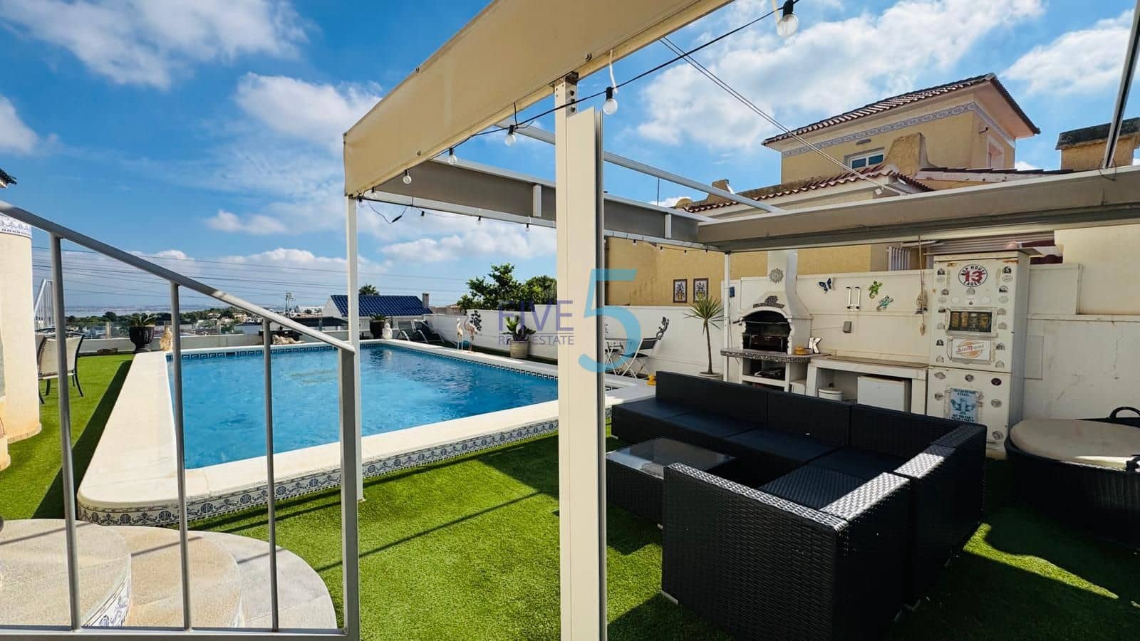 4 camera da letto Villa in vendita in Villamartin con piscina garage - 530.000 € (Rif: 10155927)
