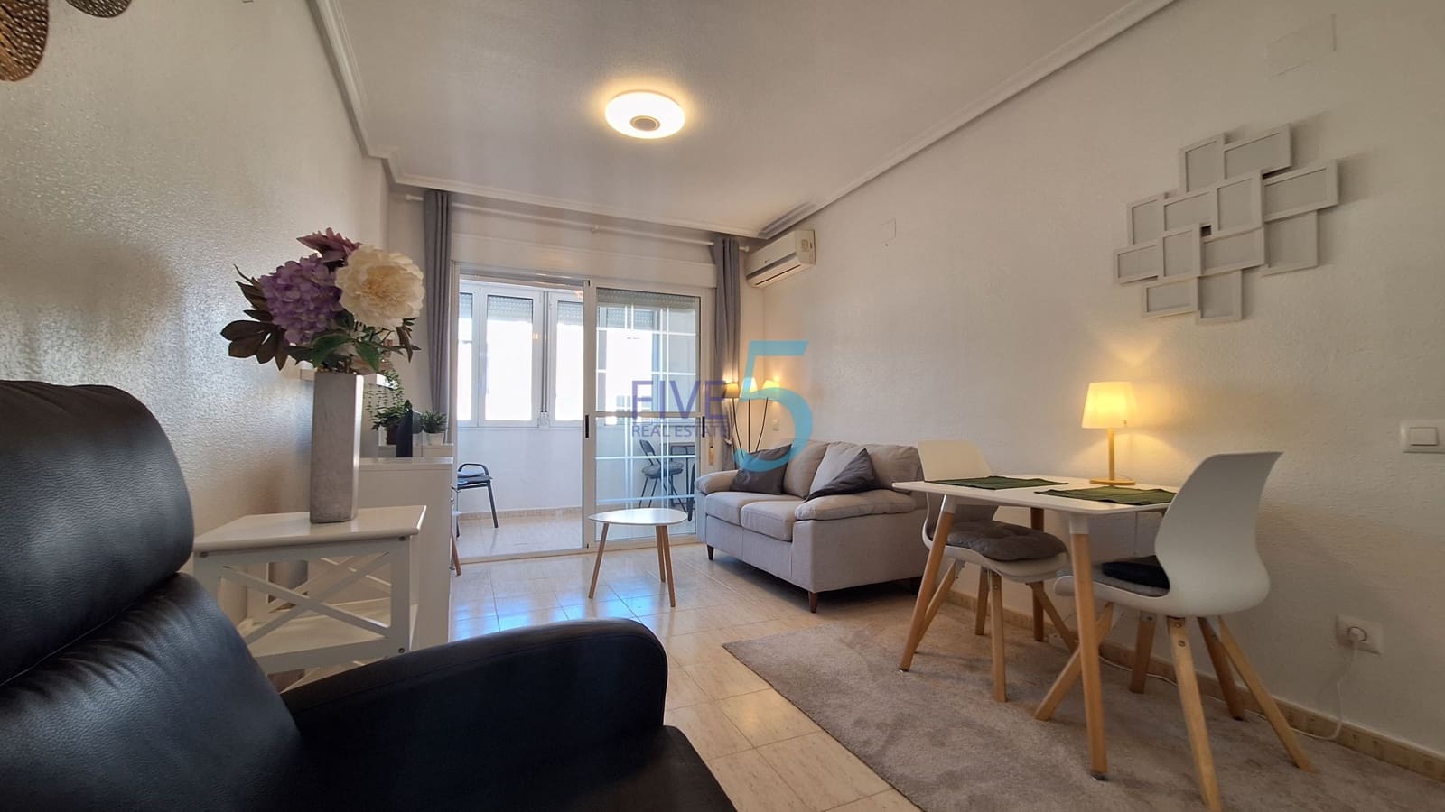 2 bedroom Apartment for sale in Torrevieja with pool garage - € 119,500 (Ref: 10155928)