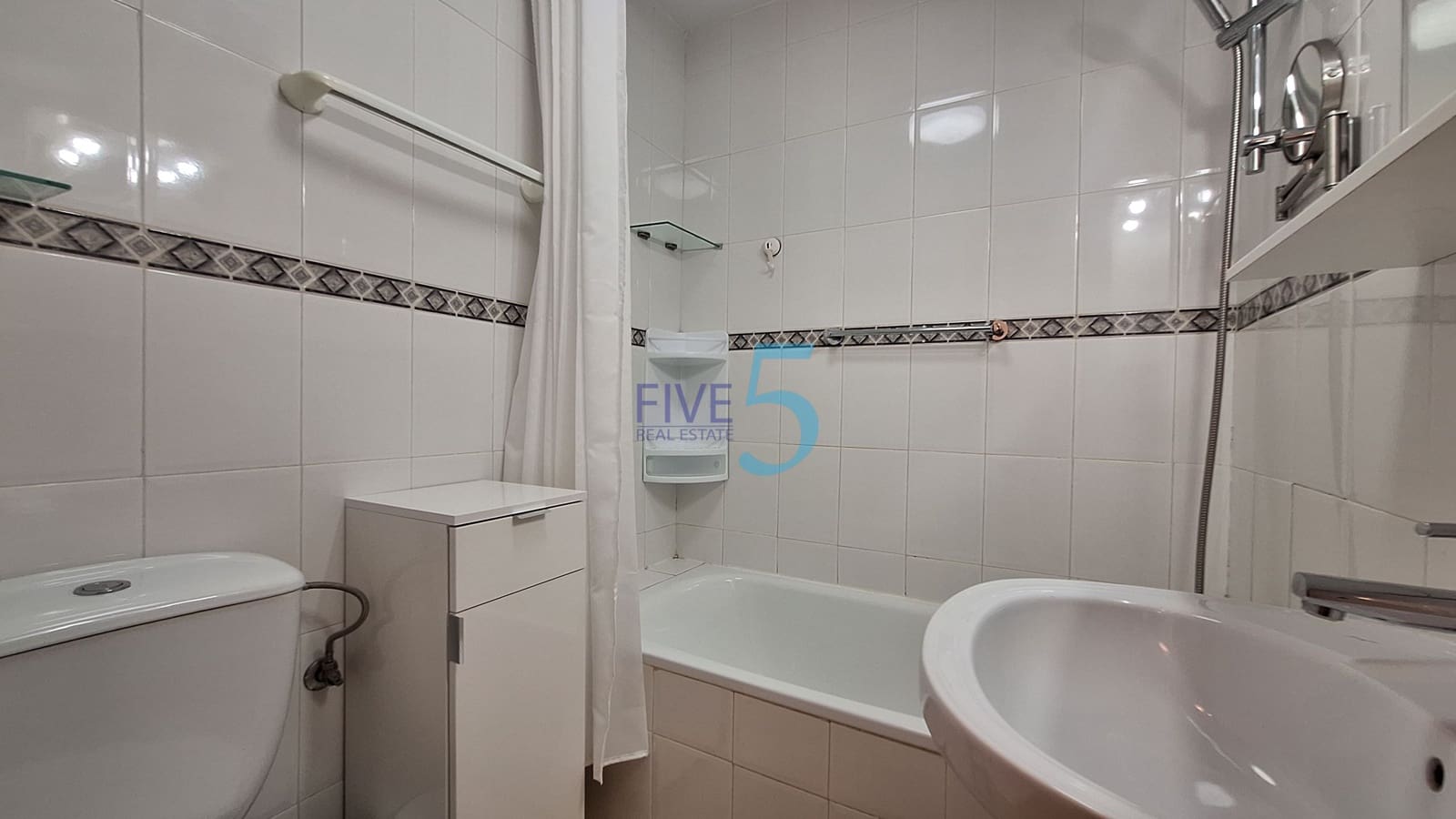 2 bedroom Apartment for sale in Torrevieja with pool garage - € 119,500 (Ref: 10155928)