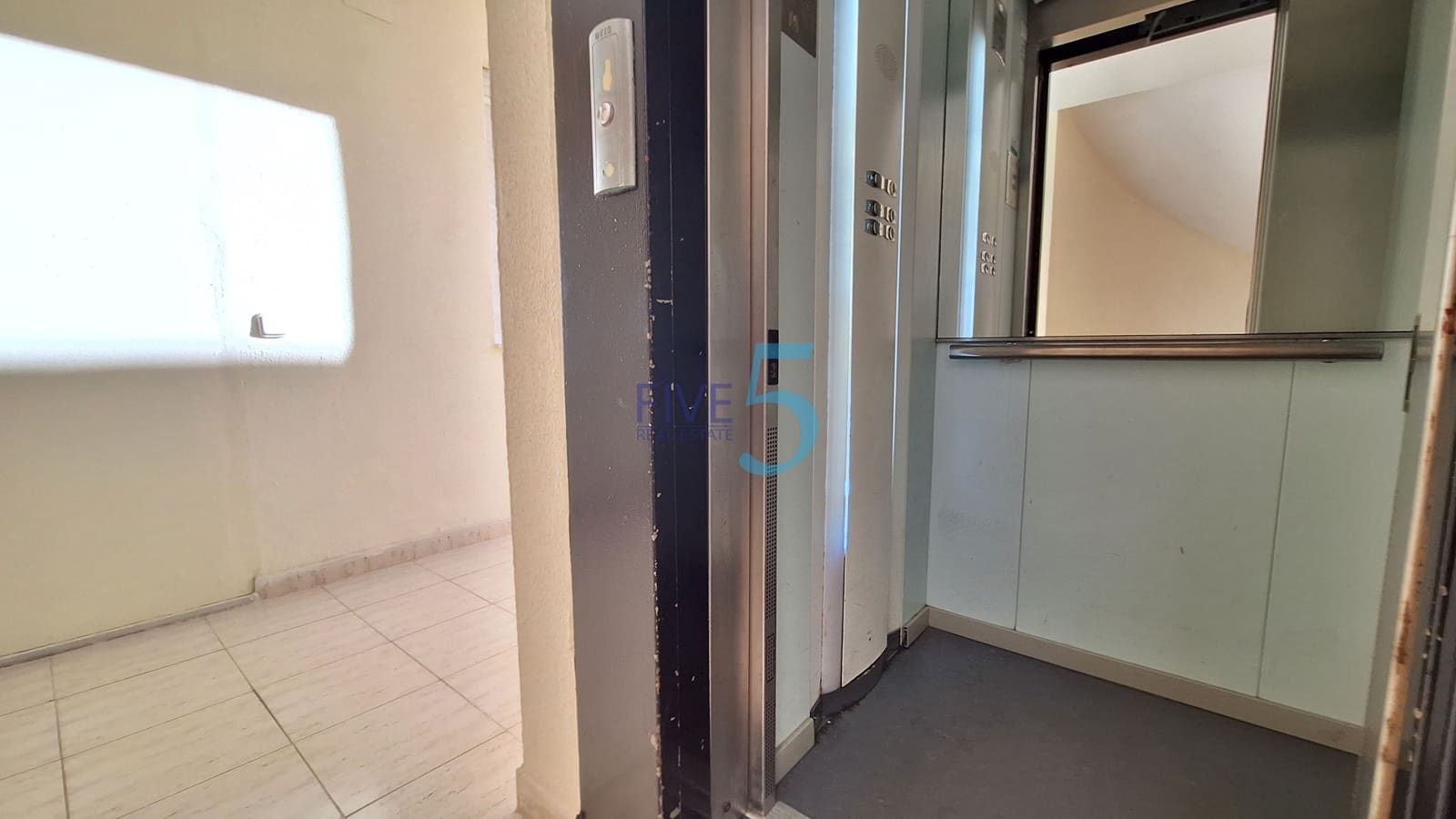 2 bedroom Apartment for sale in Torrevieja with pool garage - € 119,500 (Ref: 10155928)