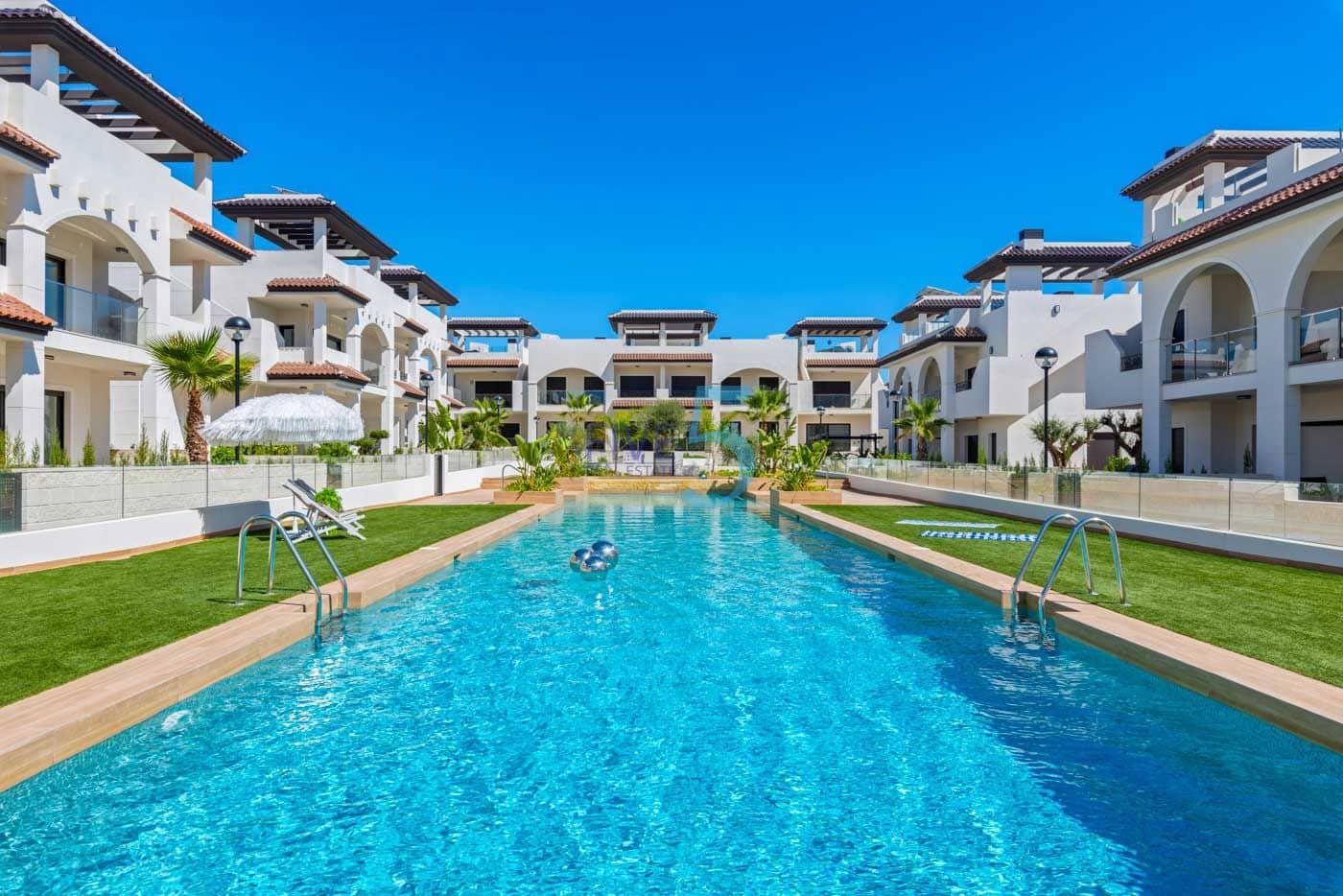 2 bedroom Apartment for sale in Rojales with pool garage - € 325,000 (Ref: 10155953)