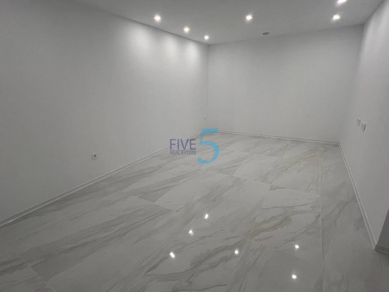3 soverom Villa til salgs i Alicante by med svømmebasseng garasje - € 459 000 (Ref: 10155960)
