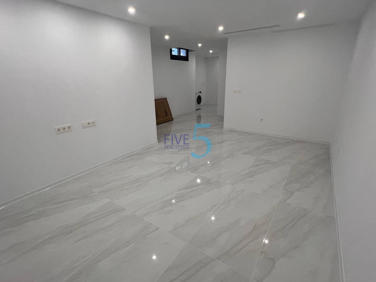 3 soverom Villa til salgs i Alicante by med svømmebasseng garasje - € 459 000 (Ref: 10155960)