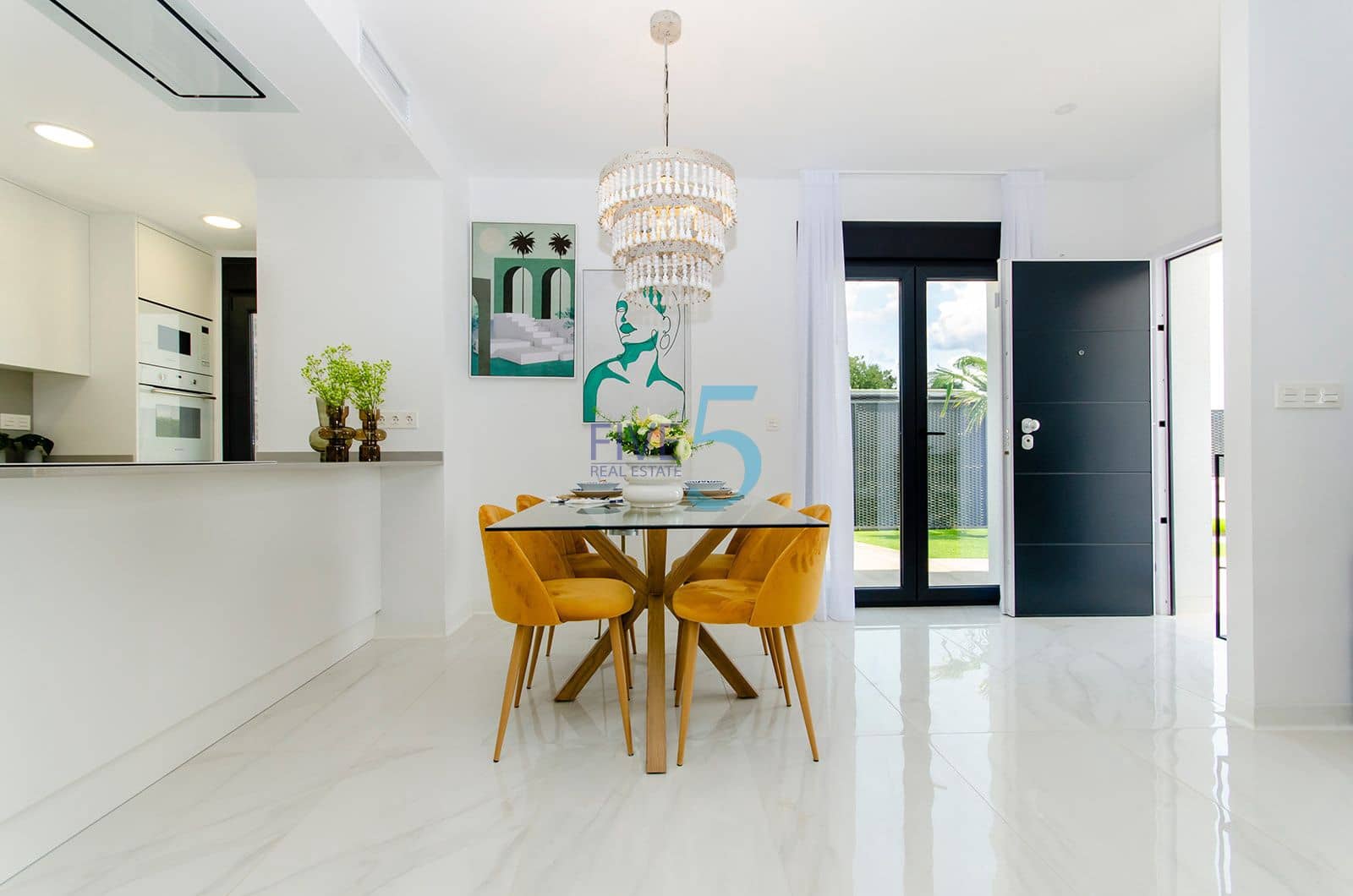 3 soverom Villa til salgs i Alicante by med svømmebasseng garasje - € 459 000 (Ref: 10155960)
