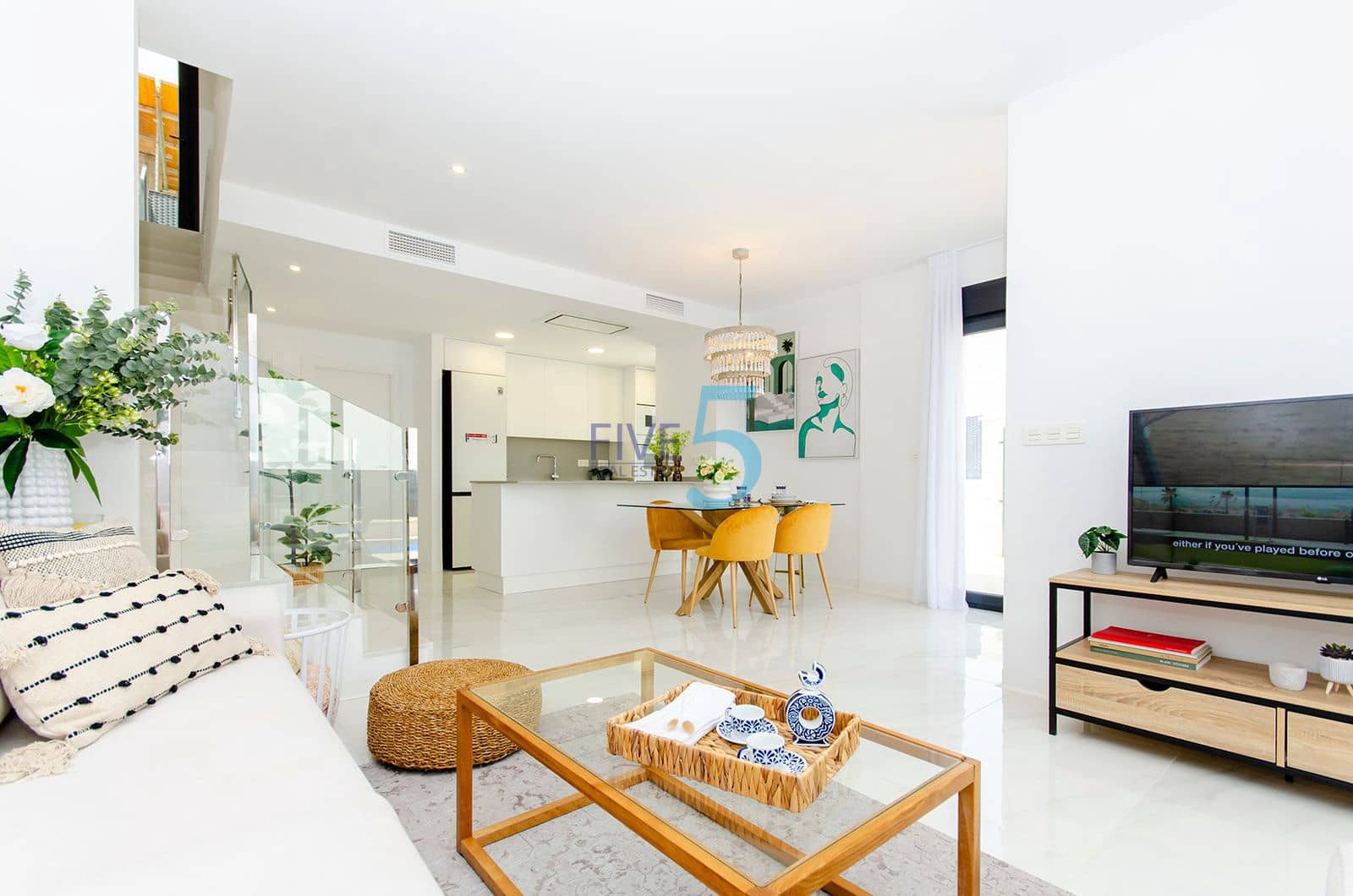 3 soverom Villa til salgs i Alicante by med svømmebasseng garasje - € 459 000 (Ref: 10155960)