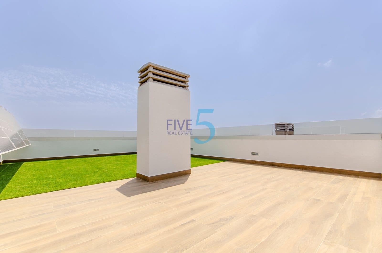 3 soverom Villa til salgs i Alicante by med svømmebasseng garasje - € 459 000 (Ref: 10155960)