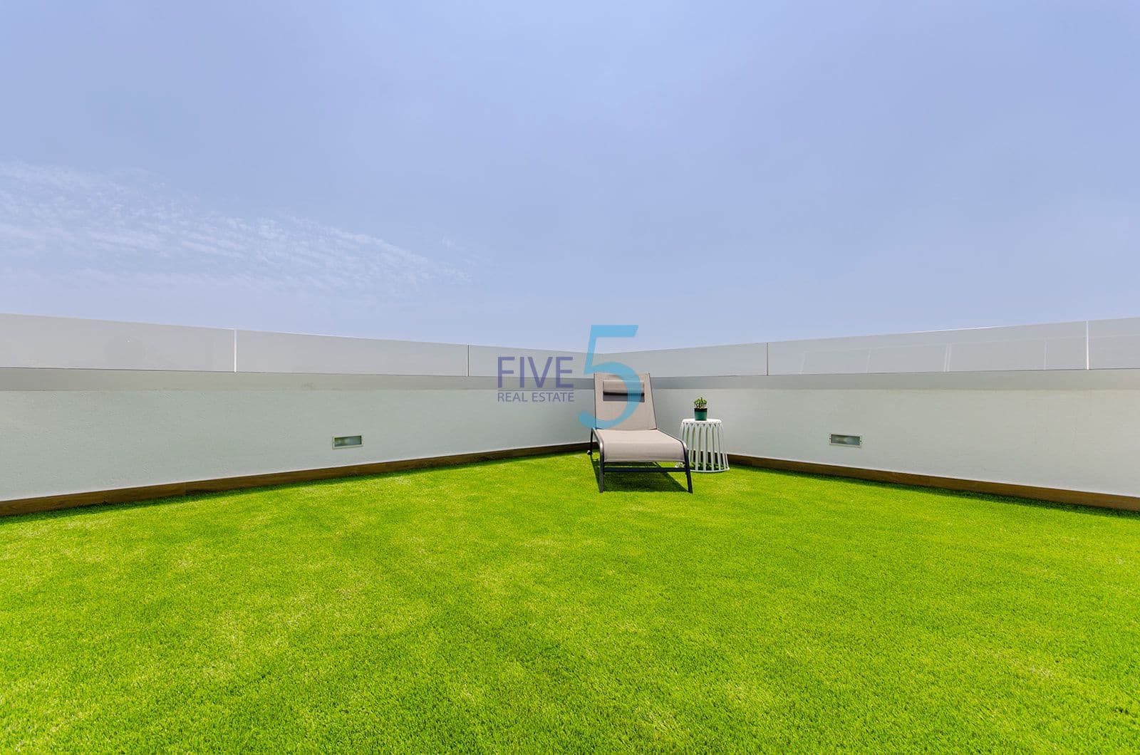 3 soverom Villa til salgs i Alicante by med svømmebasseng garasje - € 459 000 (Ref: 10155960)