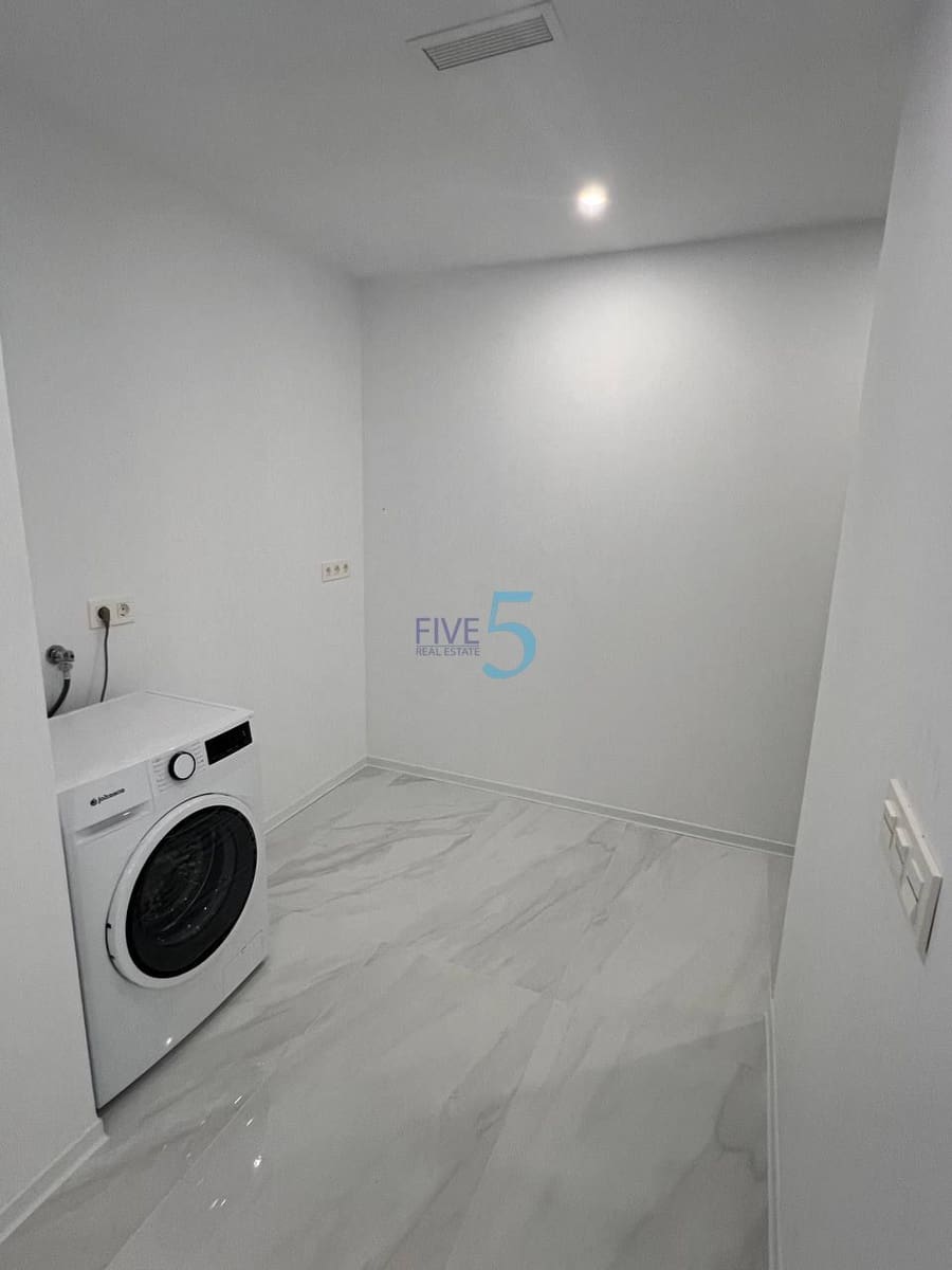 3 soverom Villa til salgs i Alicante by med svømmebasseng garasje - € 459 000 (Ref: 10155960)