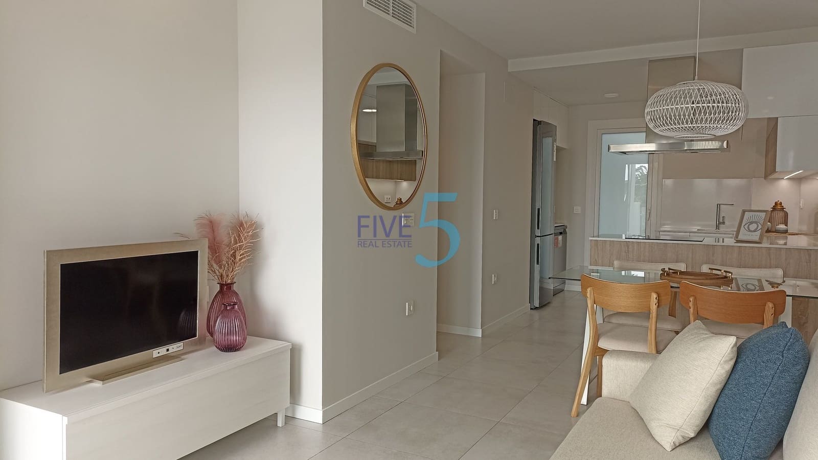 2 soveværelse Lejlighed til salg i Alicante by med swimmingpool garage - € 349.000 (Ref: 10155961)
