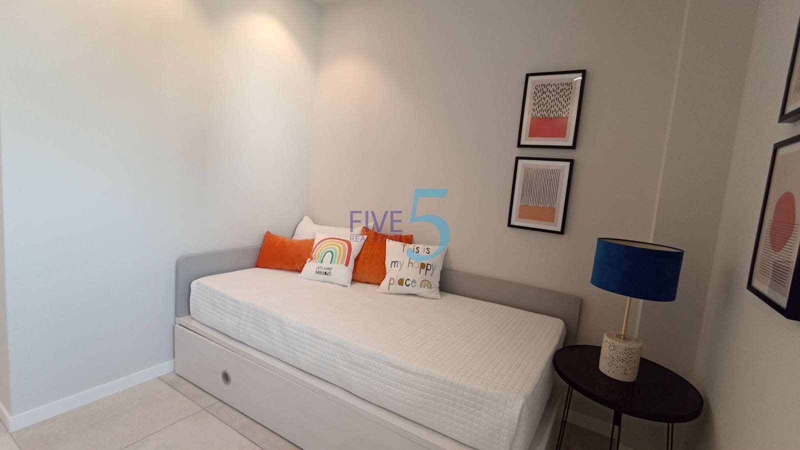 2 soveværelse Lejlighed til salg i Alicante by med swimmingpool garage - € 349.000 (Ref: 10155961)