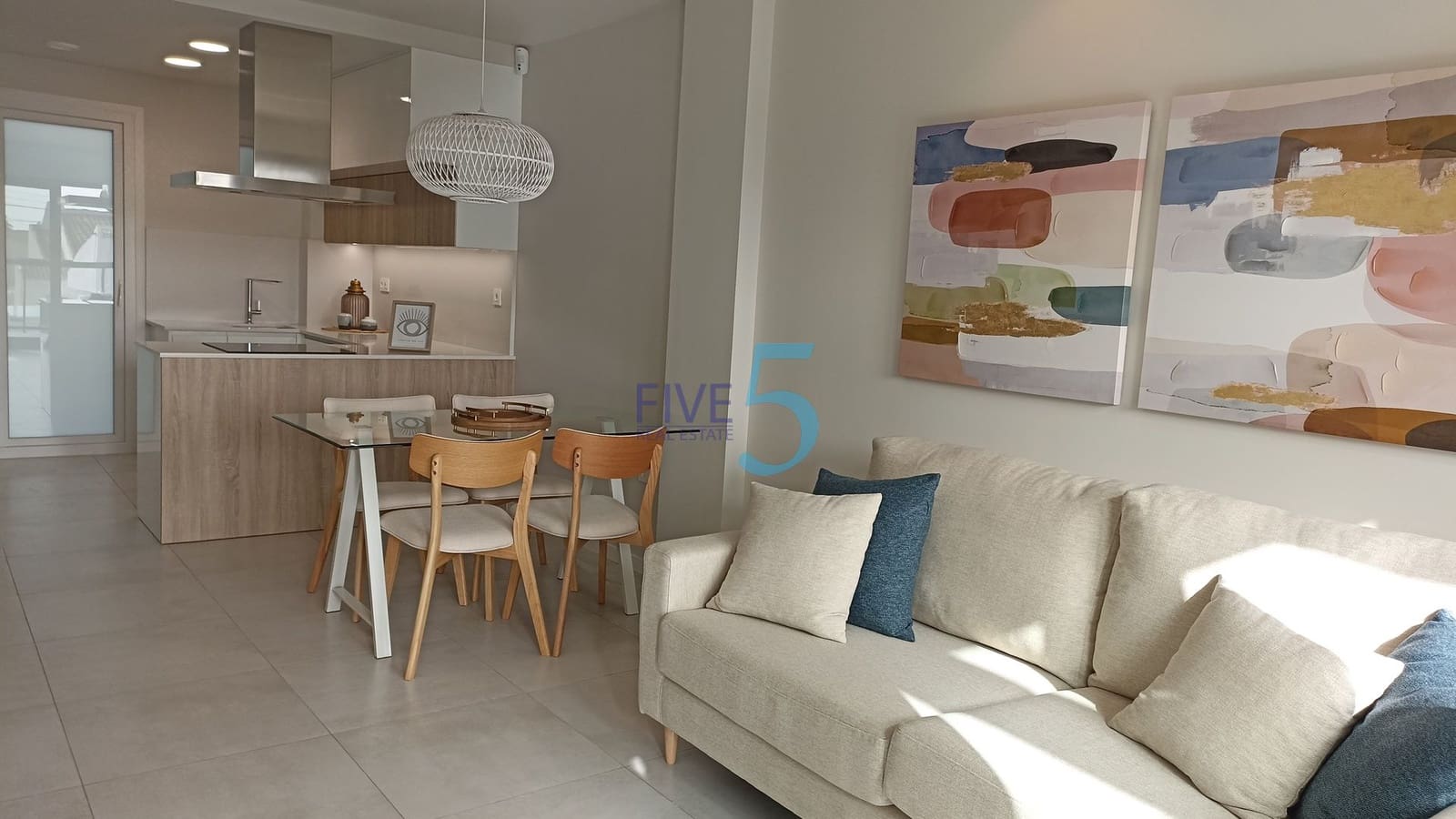 2 soveværelse Lejlighed til salg i Alicante by med swimmingpool garage - € 349.000 (Ref: 10155961)