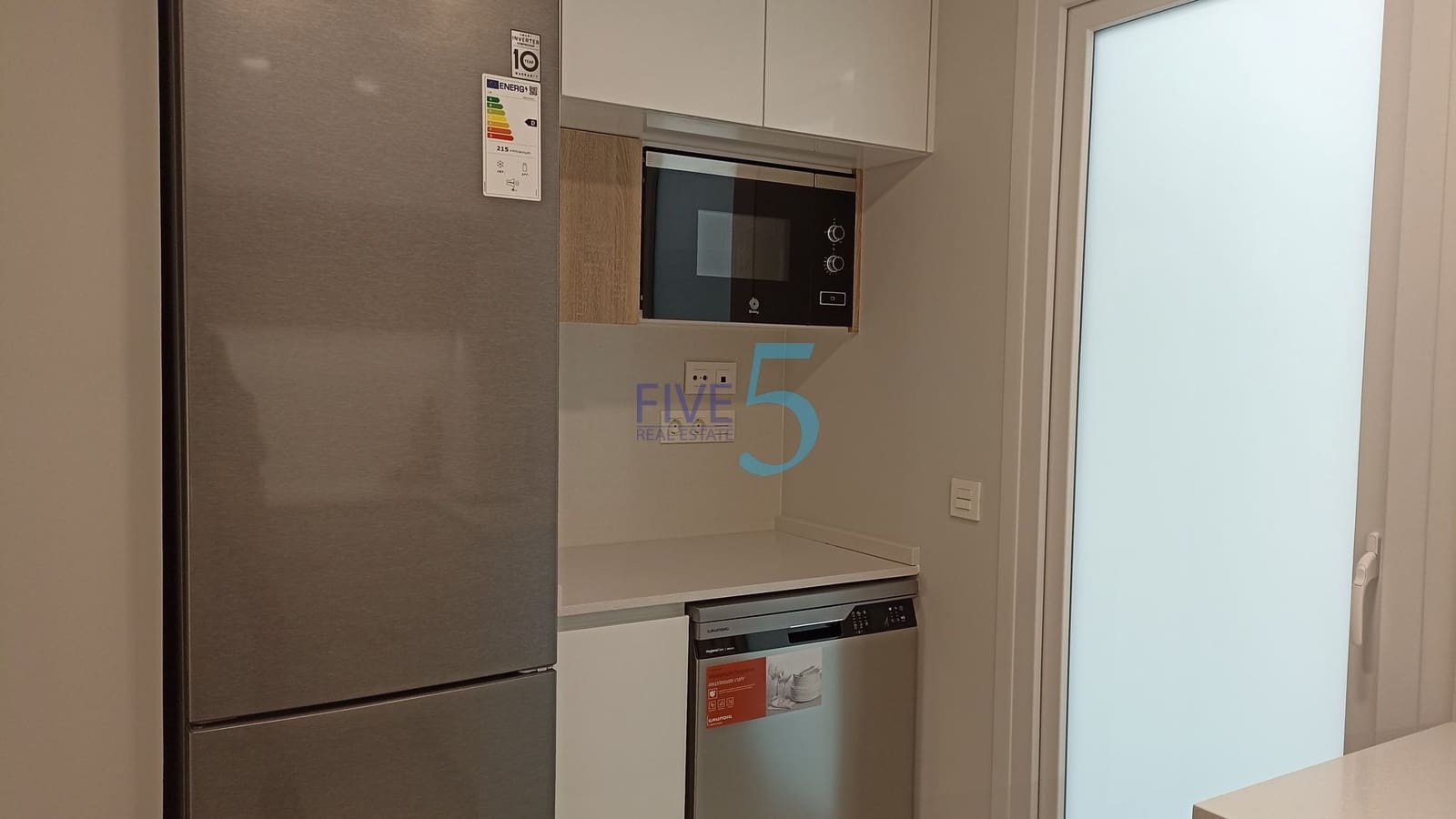 2 soveværelse Lejlighed til salg i Alicante by med swimmingpool garage - € 349.000 (Ref: 10155961)