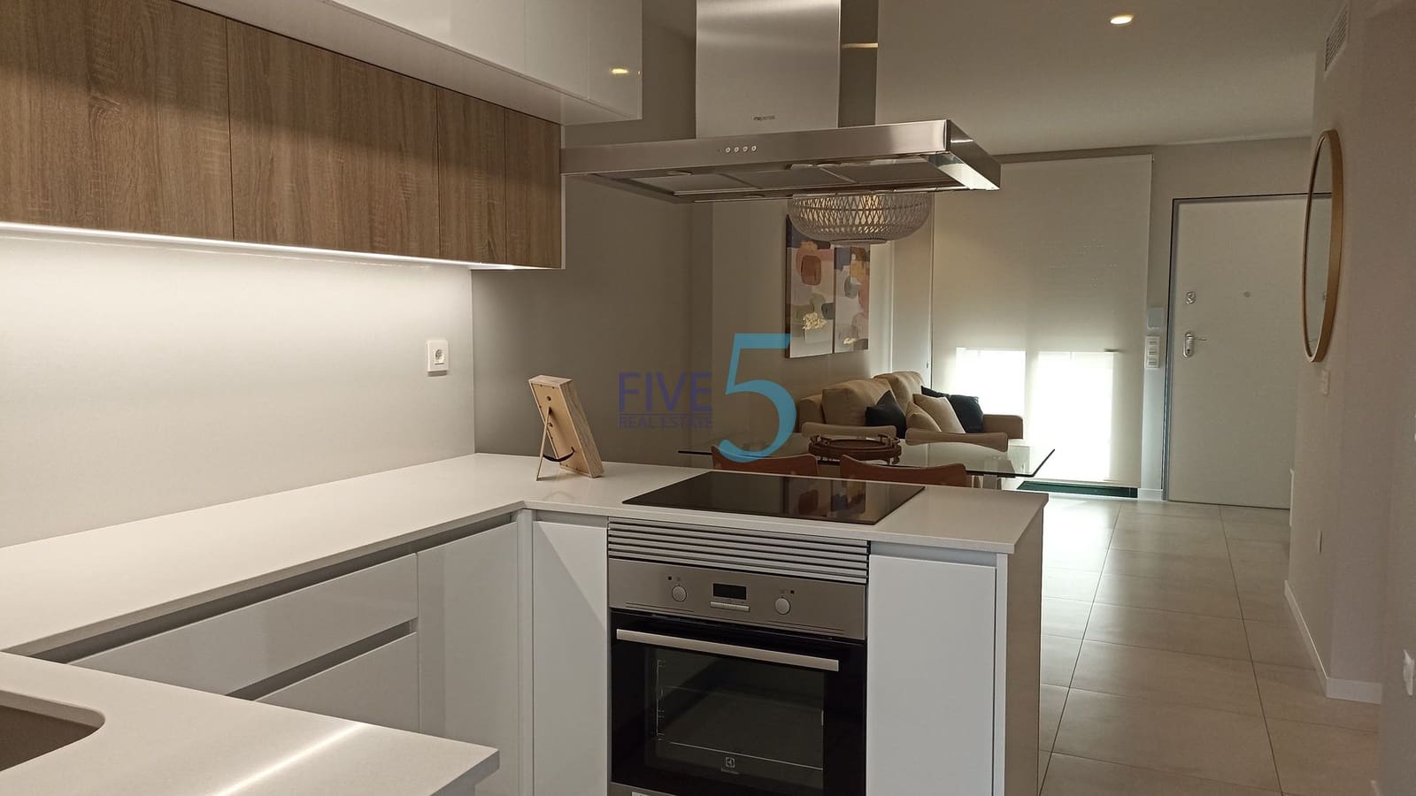 2 soveværelse Lejlighed til salg i Alicante by med swimmingpool garage - € 349.000 (Ref: 10155961)