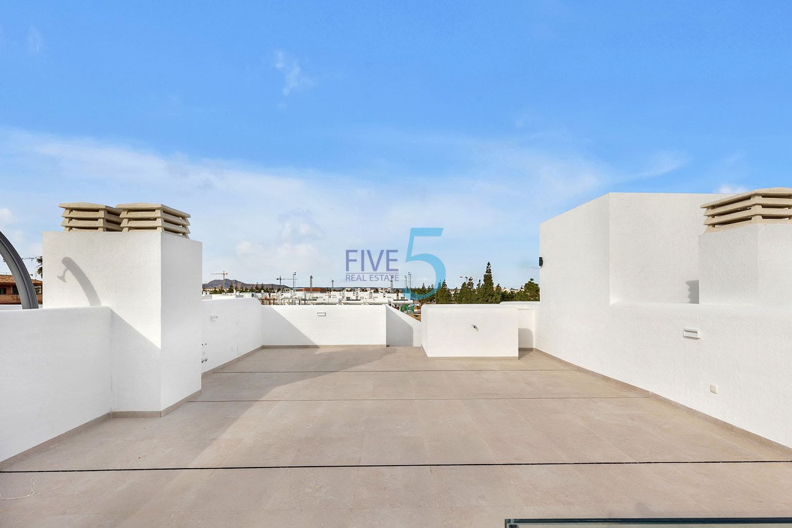 2 slaapkamer Penthouse te koop in Los Alcazares met zwembad - € 399.900 (Ref: 10155981)