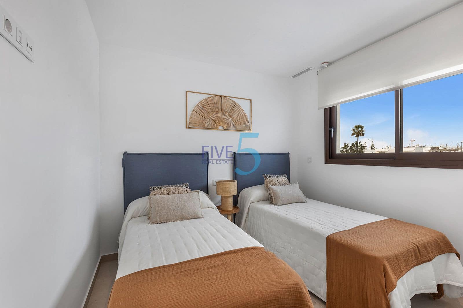 2 slaapkamer Penthouse te koop in Los Alcazares met zwembad - € 399.900 (Ref: 10155981)