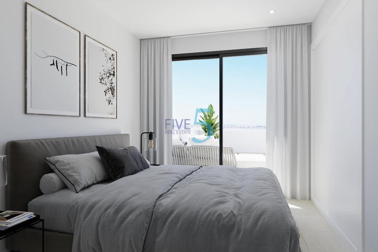 2 bedroom Penthouse for sale in Torrevieja with pool garage - € 330,000 (Ref: 10156005)