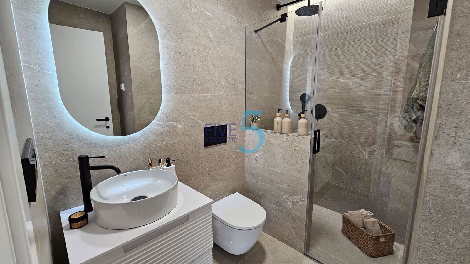 3 soveværelse Lejlighed til salg i Alicante by med swimmingpool - € 354.000 (Ref: 10156009)