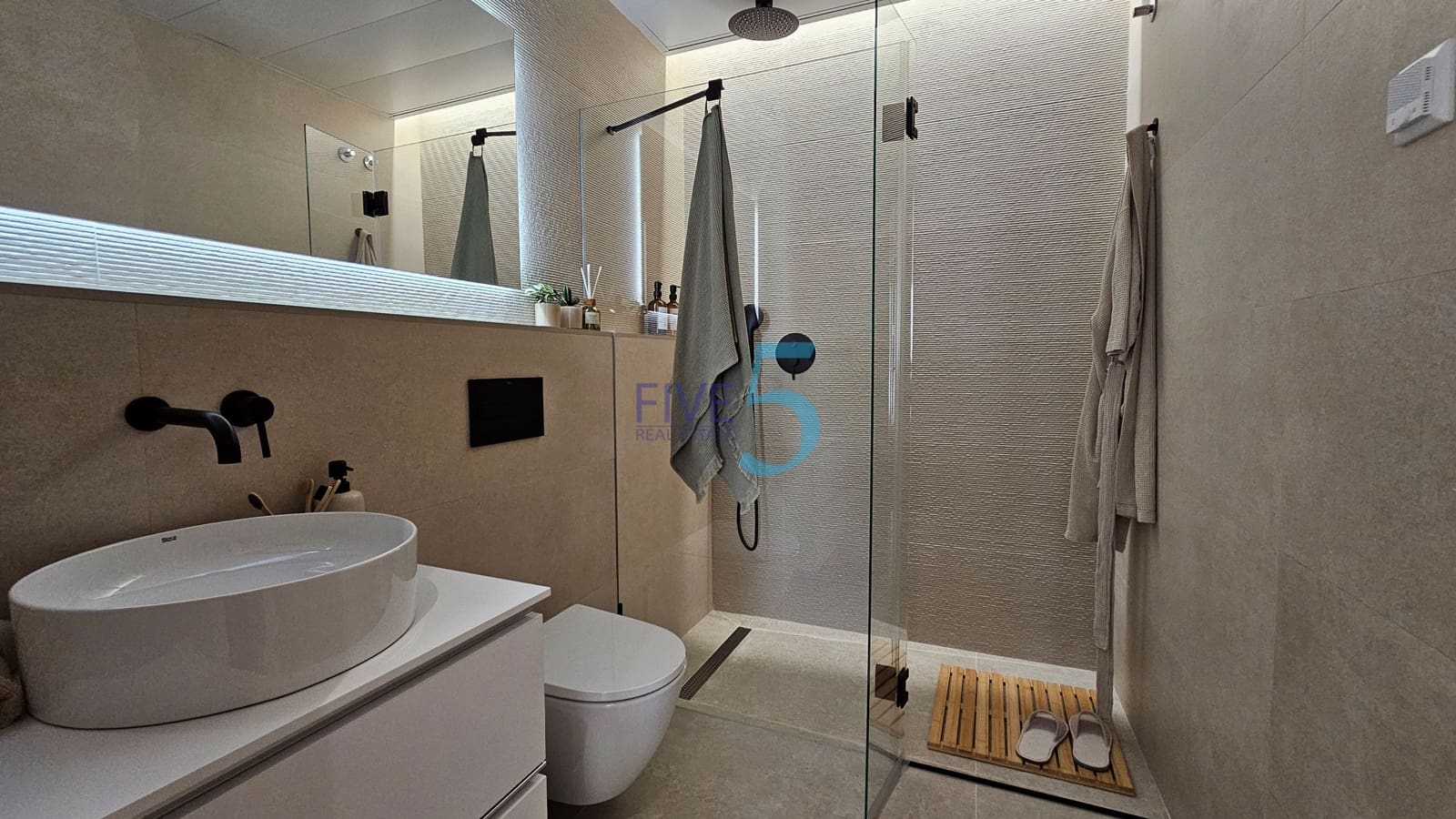 3 soveværelse Lejlighed til salg i Alicante by med swimmingpool - € 354.000 (Ref: 10156009)
