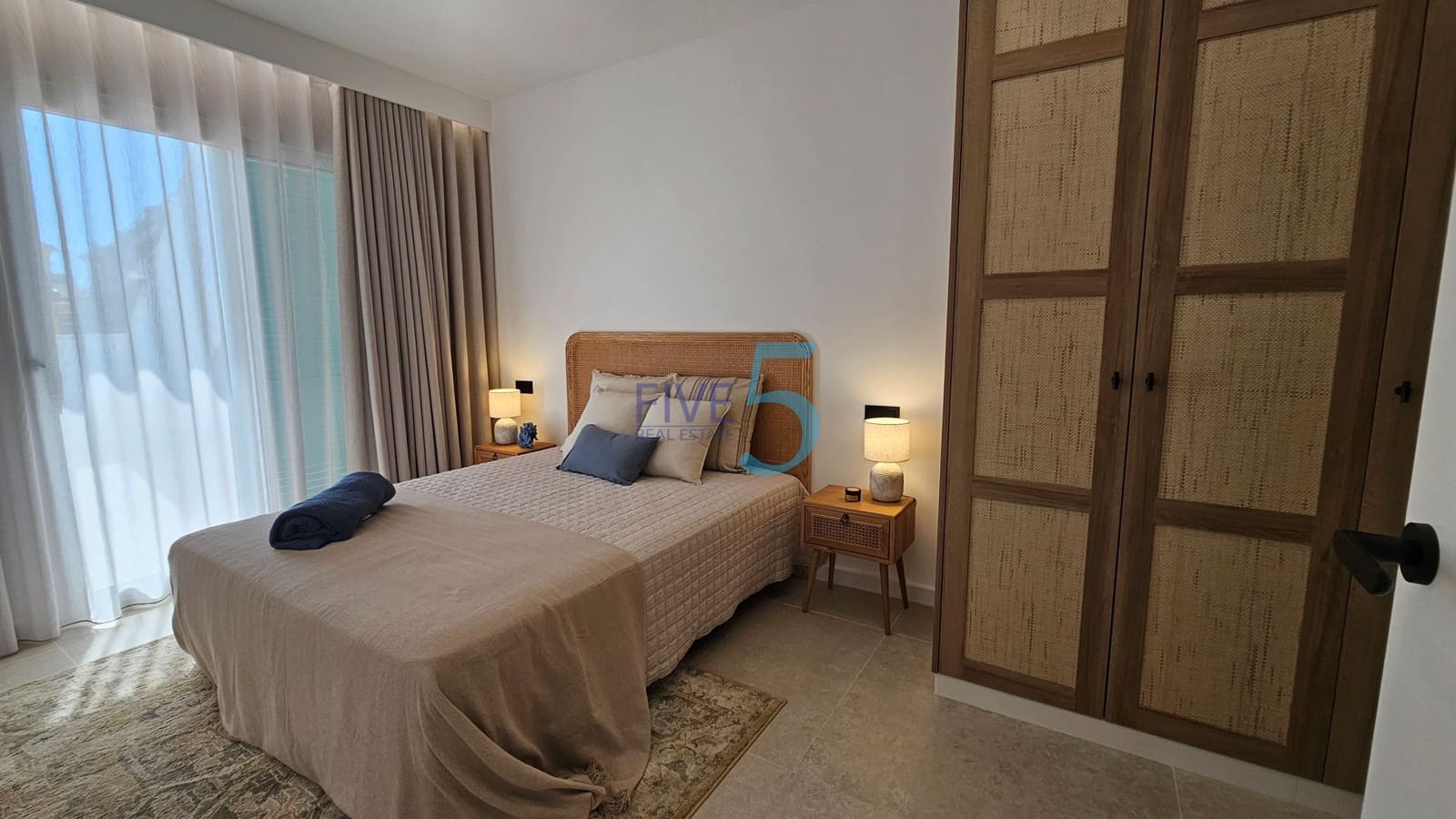 3 soveværelse Lejlighed til salg i Alicante by med swimmingpool - € 354.000 (Ref: 10156009)