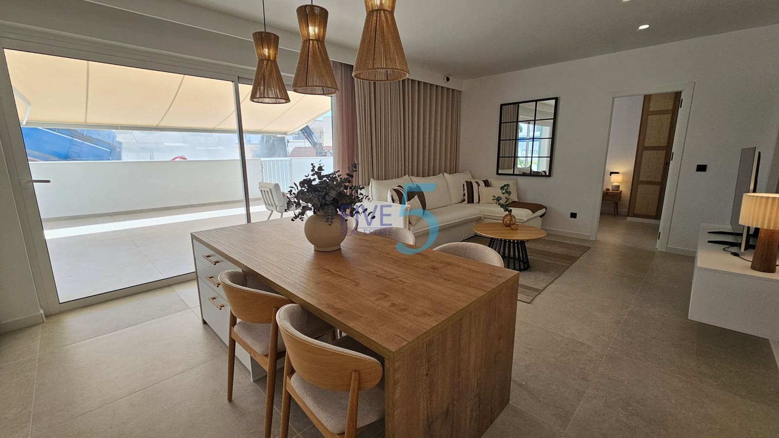 3 soveværelse Lejlighed til salg i Alicante by med swimmingpool - € 354.000 (Ref: 10156009)