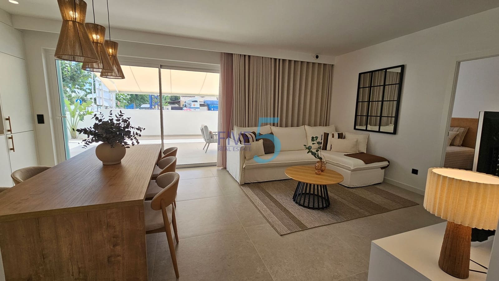 3 soveværelse Lejlighed til salg i Alicante by med swimmingpool - € 354.000 (Ref: 10156009)