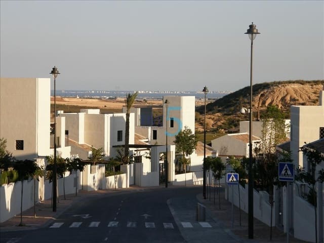 2 soverom Villa til salgs i La Peraleja Golf Resort, Murcia by med svømmebasseng garasje - € 320 000 (Ref: 10156015)