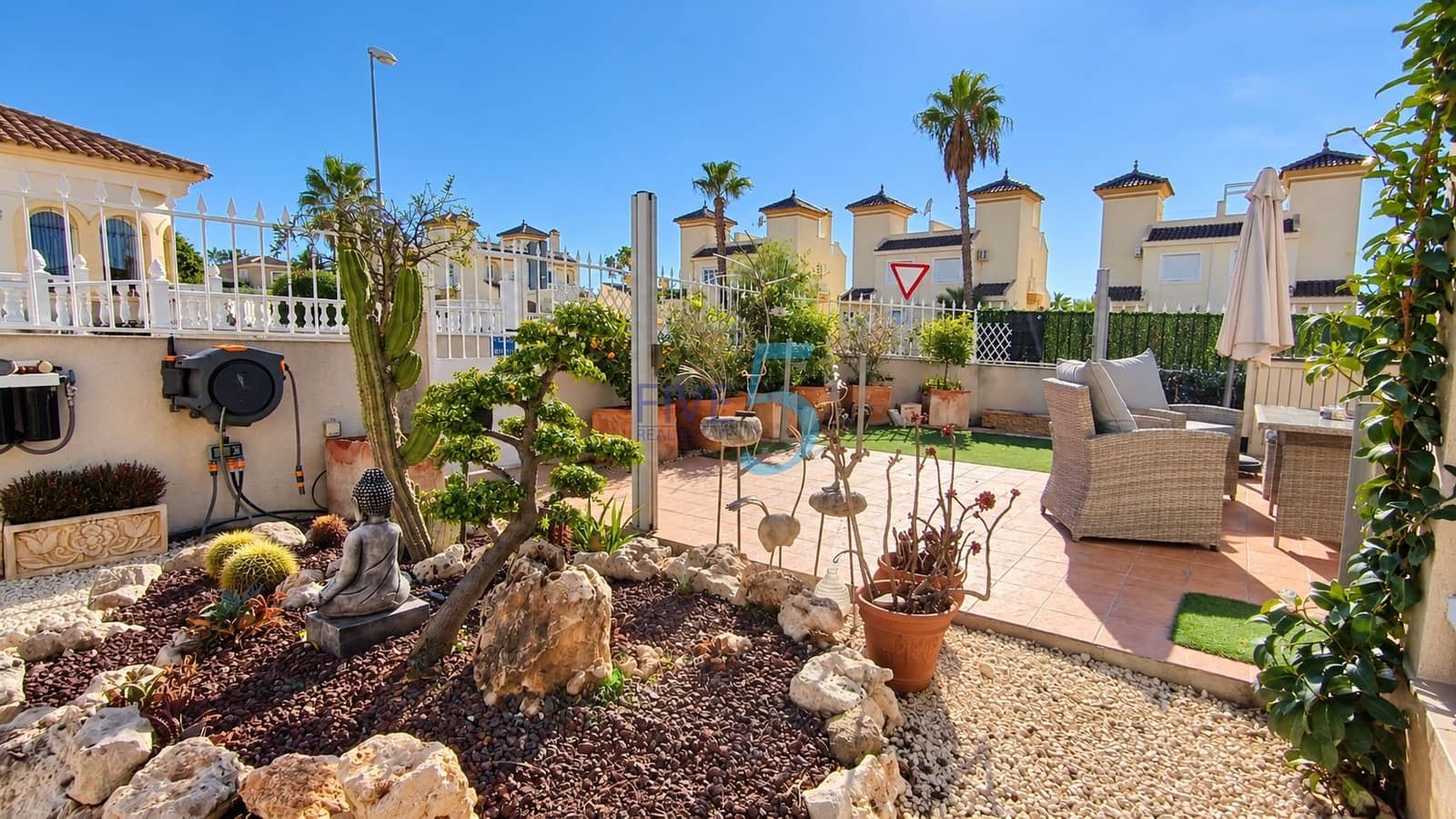 2 bedroom Villa for sale in Rojales with pool garage - € 249,995 (Ref: 10156846)