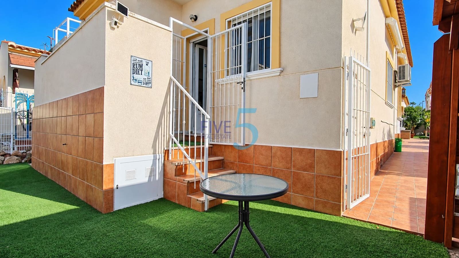 2 bedroom Villa for sale in Rojales with pool garage - € 249,995 (Ref: 10156846)