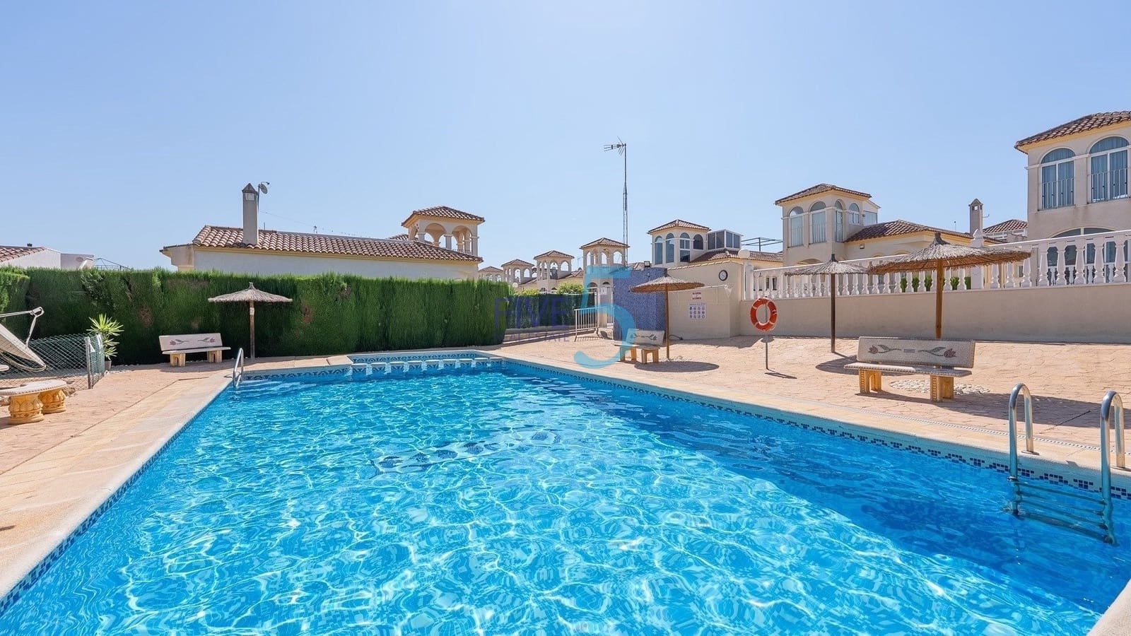 2 bedroom Villa for sale in Rojales with pool garage - € 249,995 (Ref: 10156846)