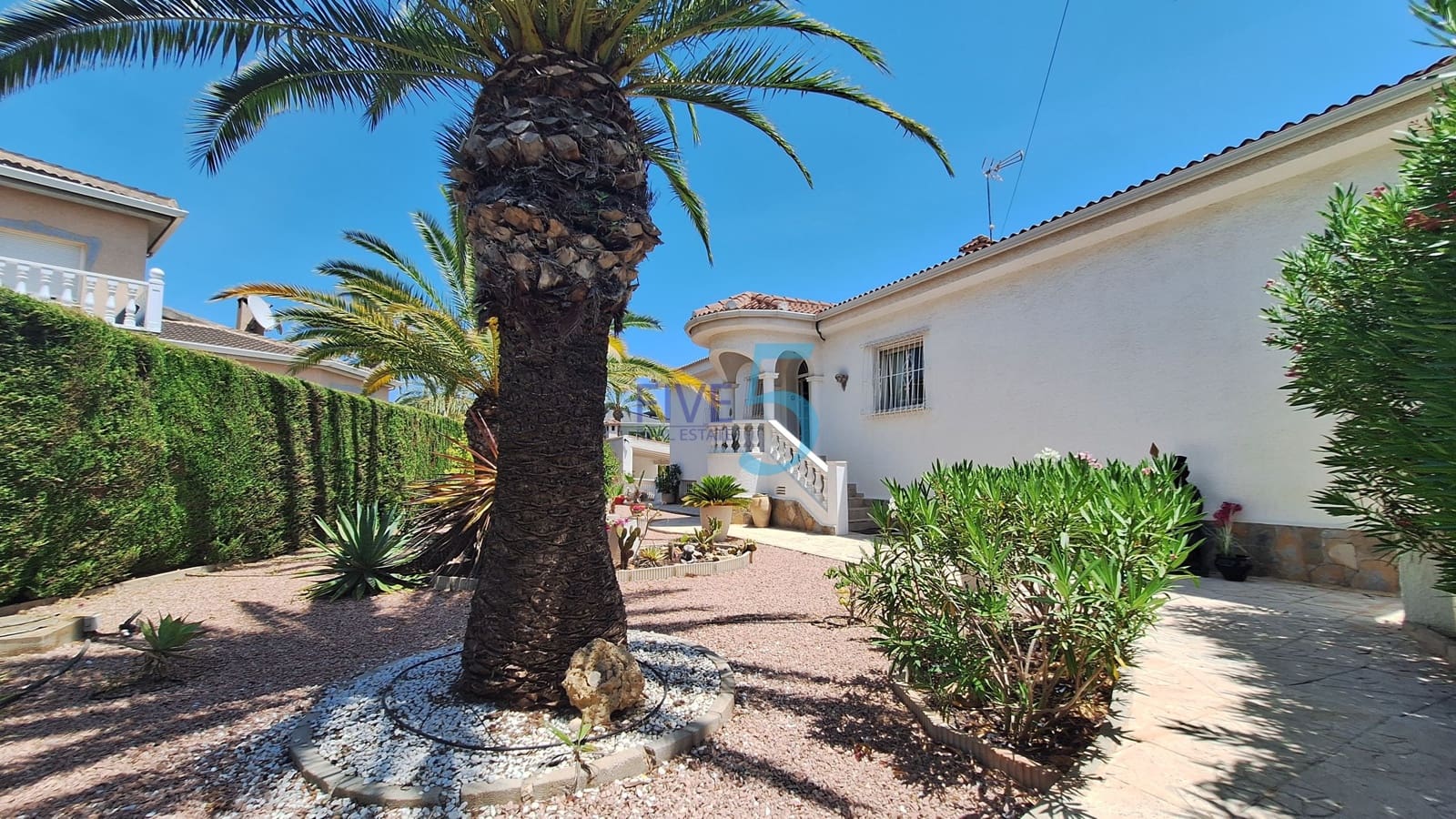 3 sovrum Villa till salu i Ciudad Quesada med pool garage - 680 000 € (Ref: 10158141)