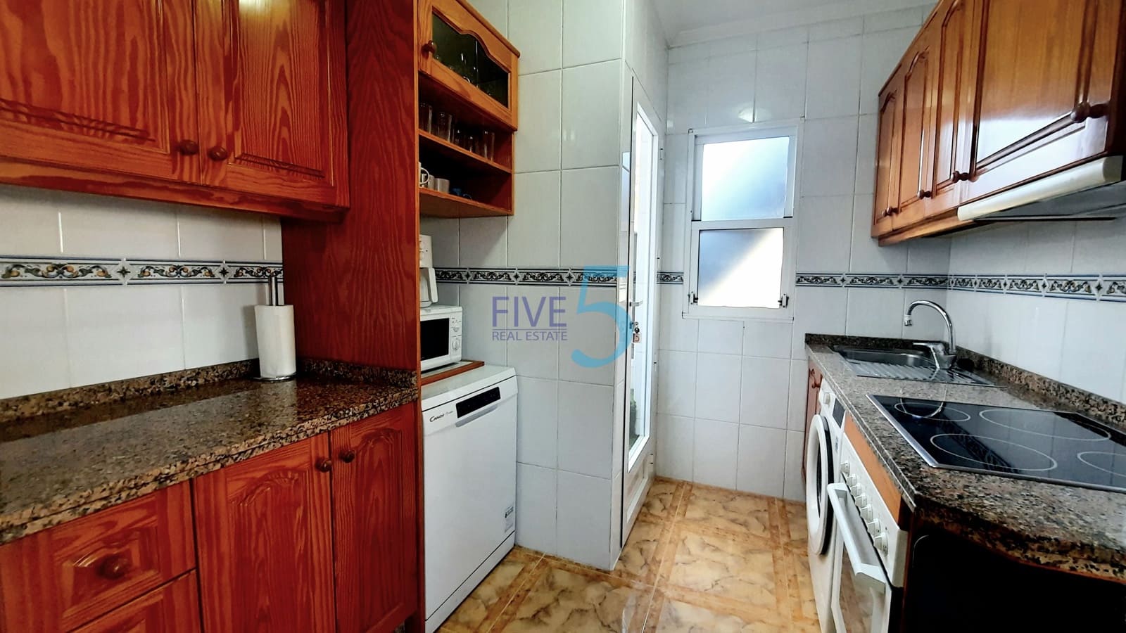 2 soveværelse Lejlighed til salg i Alicante by med swimmingpool garage - € 207.500 (Ref: 10158142)