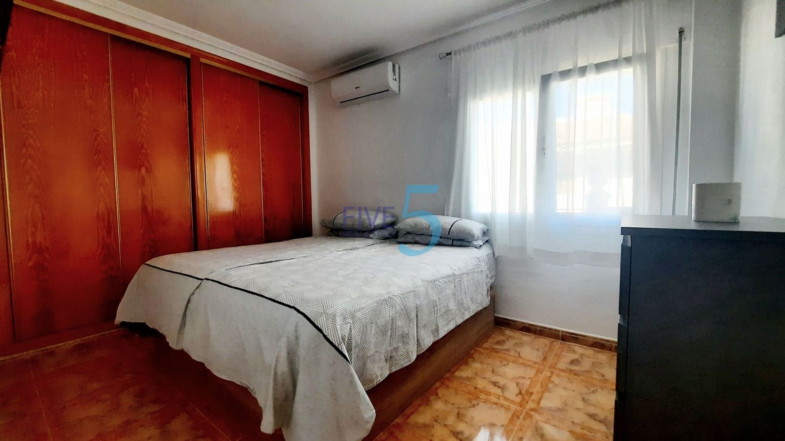 2 soveværelse Lejlighed til salg i Alicante by med swimmingpool garage - € 207.500 (Ref: 10158142)